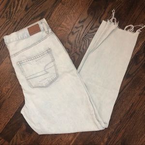 AEO Light Wash Mom Jeans